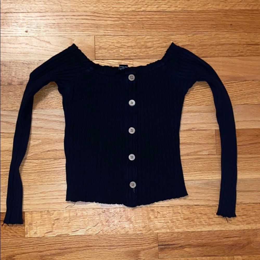 Cropped Black Long Sleeve Tee